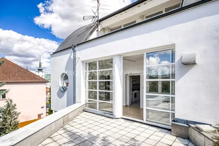 Prodej kanceláře, Křižanov, Benešovo náměstí, 530 m2