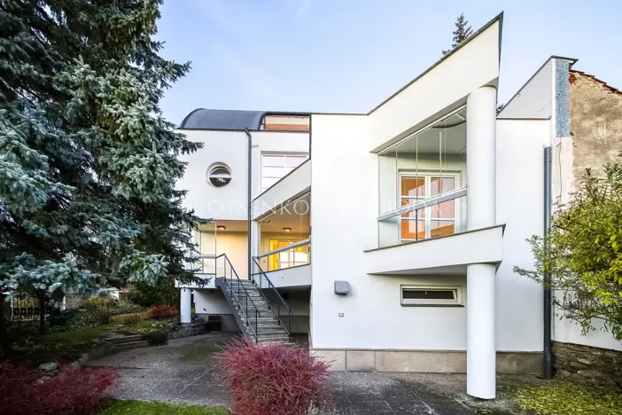 Prodej kanceláře, Křižanov, Benešovo náměstí, 530 m2