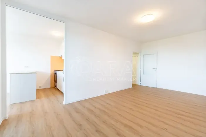 Pronájem bytu 3+1, Praha - Kobylisy, Famfulíkova, 67 m2