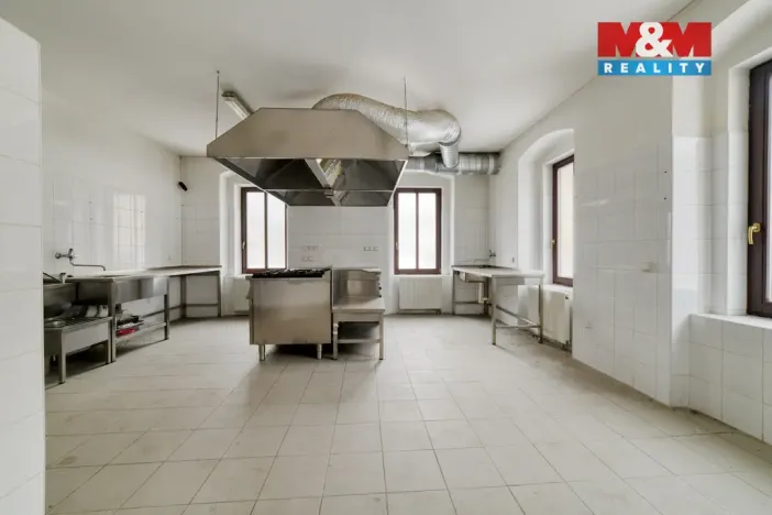 Prodej rodinného domu, Stráž nad Ohří - Boč, 500 m2