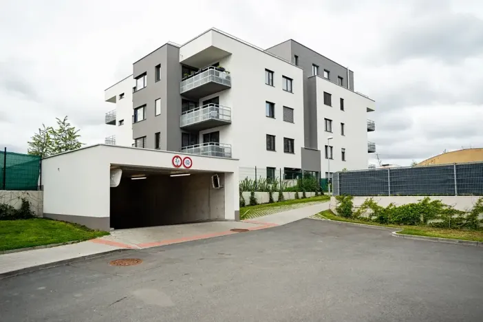 Pronájem bytu 4+kk, Praha - Vysočany, Svatošových, 99 m2