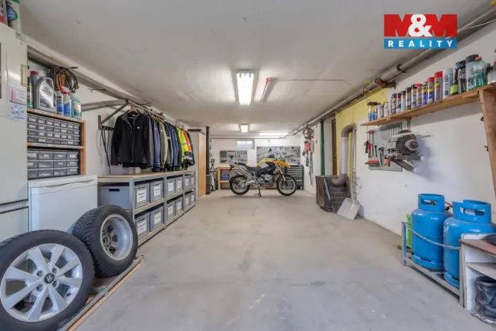 Prodej rodinného domu, Chuchelna, 250 m2
