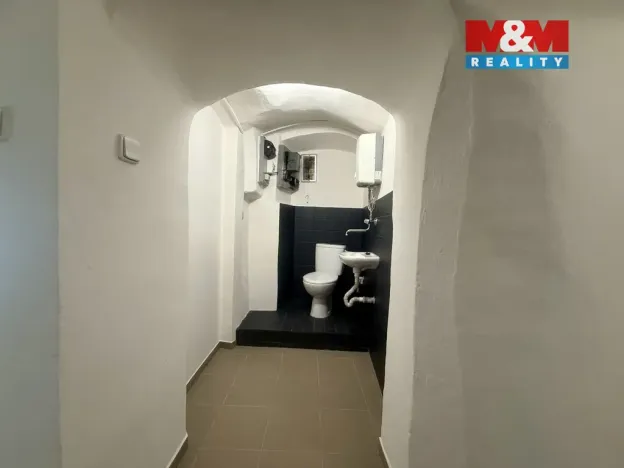 Pronájem obchodního prostoru, Slaný, Třebízského, 29 m2