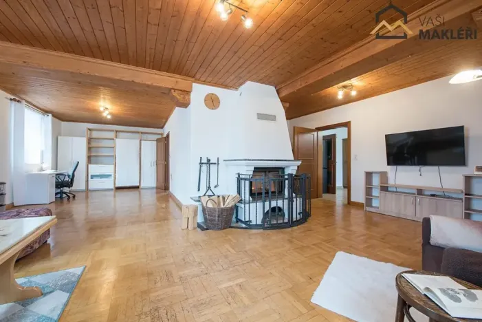 Prodej bytu 4+1, Vlkanov, 250 m2