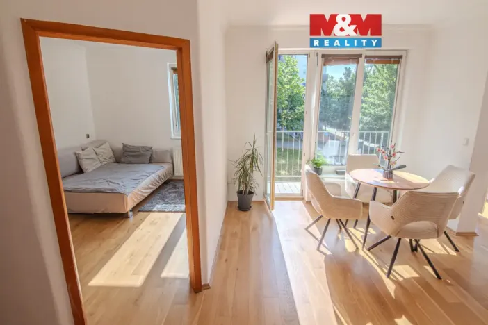 Pronájem bytu 2+kk, Praha, Názovská, 50 m2