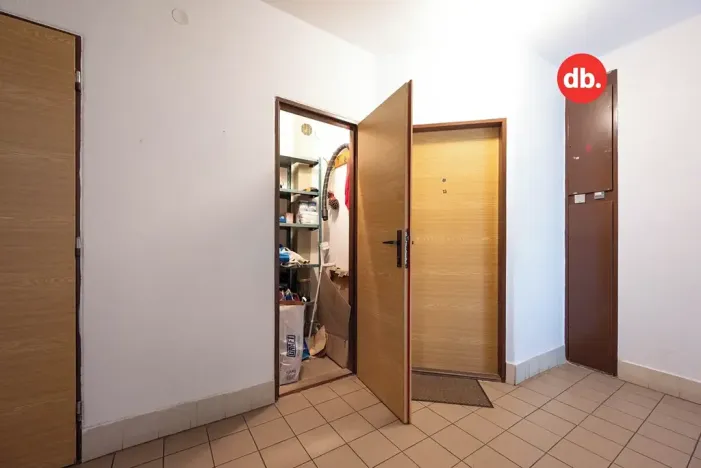 Prodej bytu 2+1, Karlovy Vary, Raisova, 62 m2