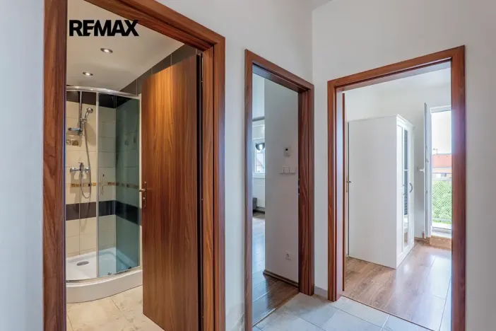 Pronájem bytu 2+kk, Praha - Žižkov, Biskupcova, 38 m2