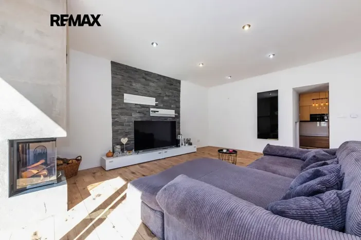 Prodej činžovního domu, Černuc, 330 m2