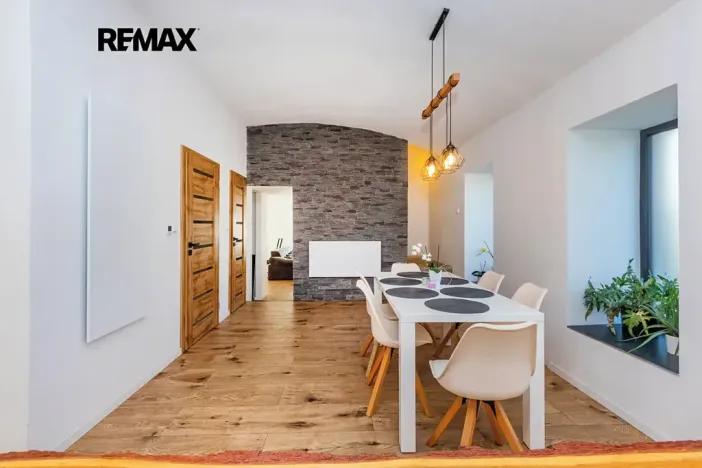 Prodej činžovního domu, Černuc, 330 m2