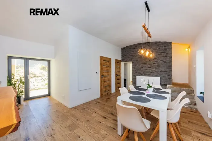 Prodej činžovního domu, Černuc, 330 m2