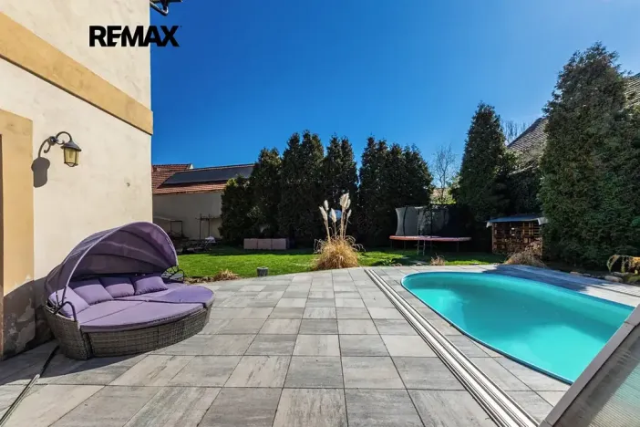 Prodej činžovního domu, Černuc, 330 m2