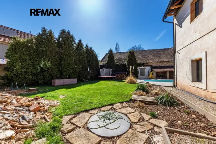 Prodej činžovního domu, Černuc, 330 m2