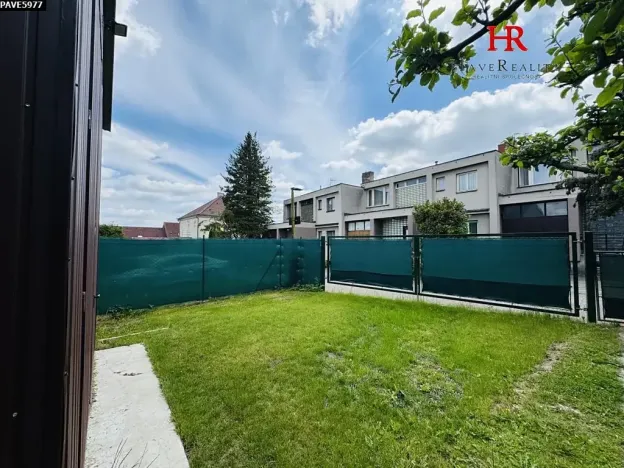 Pronájem garáže, Benešov, Čedíkova, 35 m2