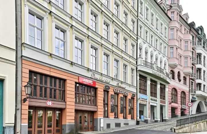 Prodej bytu 3+kk, Karlovy Vary, Divadelní náměstí, 147 m2