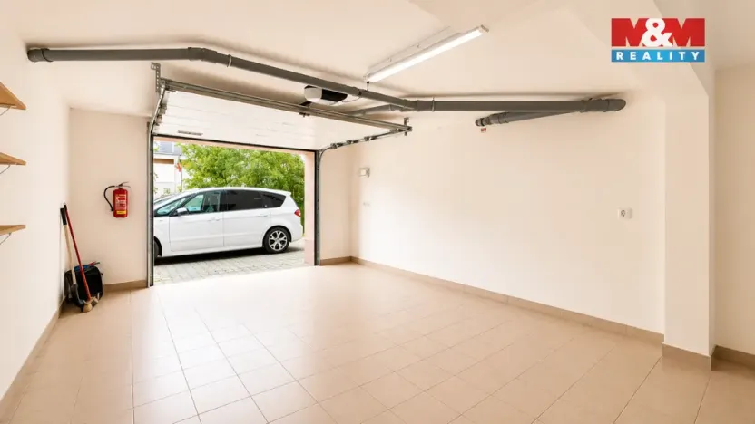 Pronájem garáže, Mariánské Lázně, Křižíkova, 28 m2