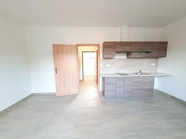 Pronájem bytu 1+kk, Praha - Slivenec, Ke Smíchovu, 28 m2