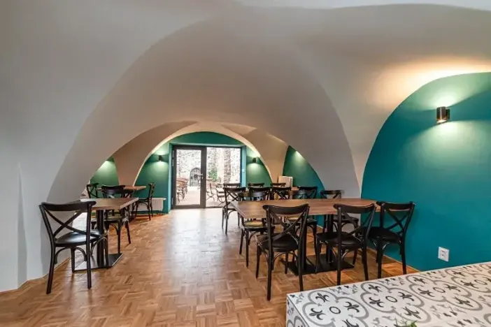 Pronájem obchodního prostoru, Jihlava, Čajkovského, 90 m2