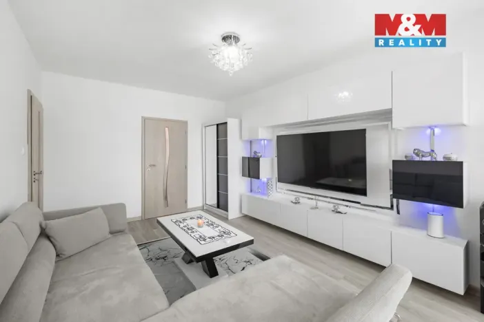 Prodej bytu 4+1, Postoloprty, Jiráskovo náměstí, 77 m2