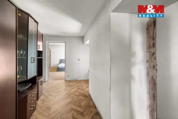 Prodej rodinného domu, Rynholec, nám. 1. máje, 363 m2