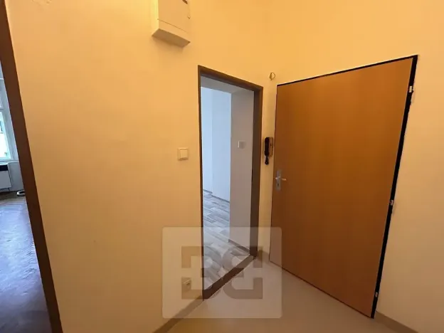 Pronájem bytu 2+kk, Praha - Žižkov, Hartigova, 38 m2