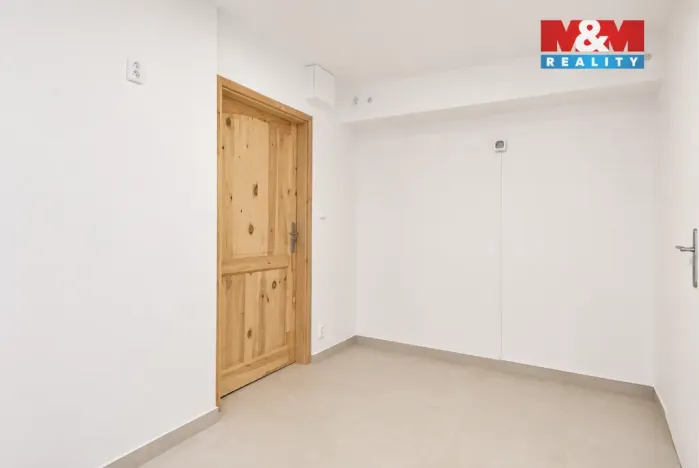 Prodej bytu 2+1, Praha - Kyje, Manželů Dostálových, 44 m2