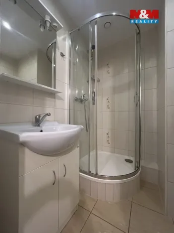 Pronájem bytu 1+kk, Ústí nad Labem, Vinařská, 31 m2