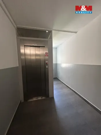 Pronájem bytu 1+kk, Ústí nad Labem, Vinařská, 31 m2