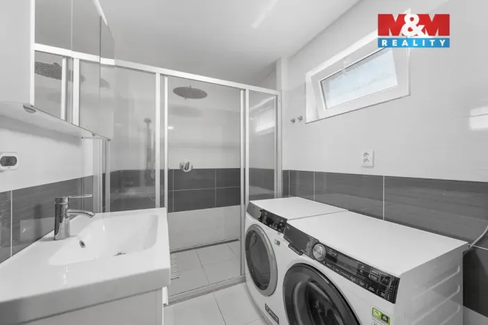 Prodej rodinného domu, Chlumec, Chlumecká, 260 m2