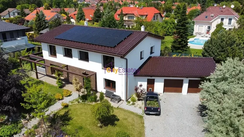 Prodej rodinného domu, Sulice, Luční, 300 m2