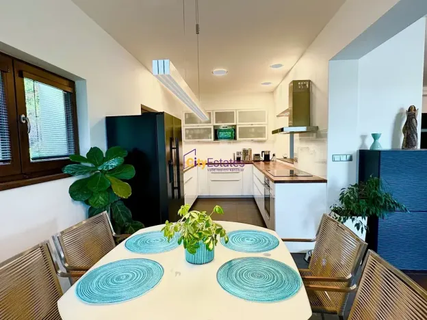 Prodej rodinného domu, Sulice, Luční, 300 m2