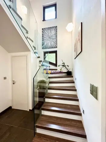 Prodej rodinného domu, Sulice, Luční, 300 m2