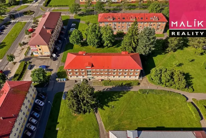 Prodej obchodního prostoru, Ostrov, Hlavní třída, 993 m2