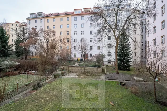 Pronájem bytu 1+kk, Praha - Vinohrady, Na Folimance, 28 m2