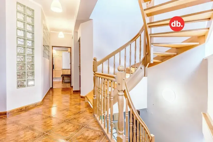 Prodej rodinného domu, Karlovy Vary, Krokova, 280 m2