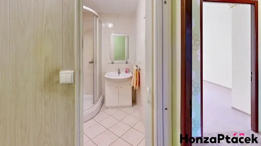 Prodej bytu 3+1, Praha - Prosek, Veltruská, 60 m2
