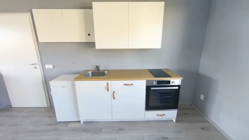 Pronájem bytu 1+kk, Dobříš, Mírové náměstí, 39 m2