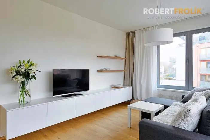 Pronájem bytu 2+kk, Praha - Liboc, Naardenská, 54 m2