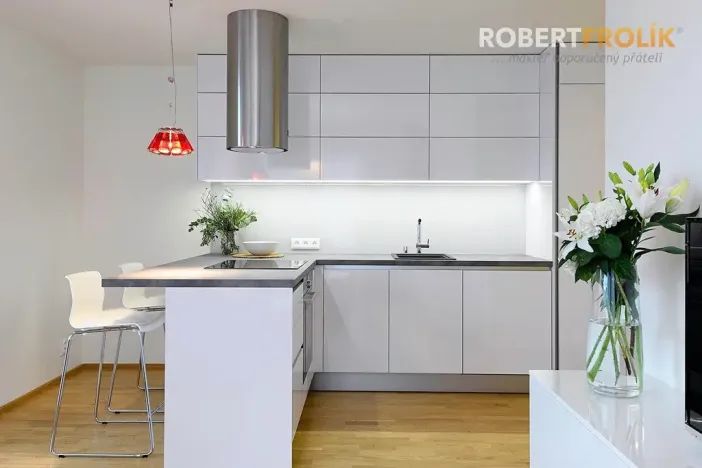 Pronájem bytu 2+kk, Praha - Liboc, Naardenská, 54 m2