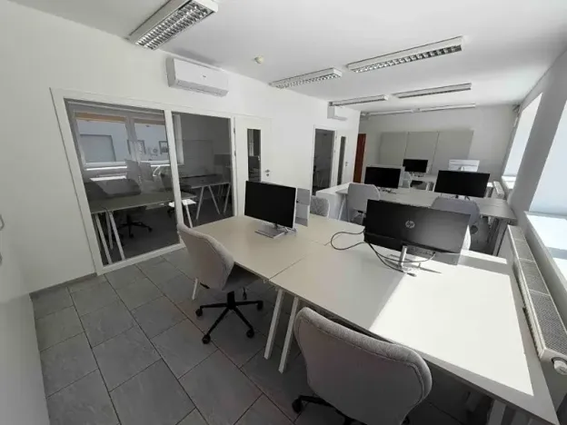 Pronájem skladu, Jihlava, 600 m2