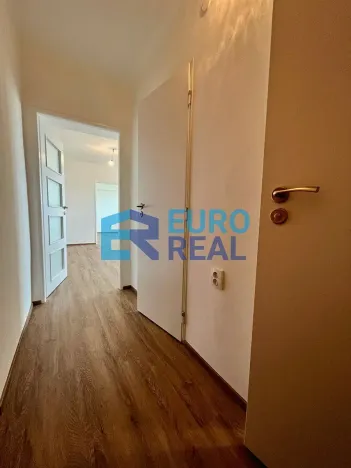 Pronájem bytu 2+1, Praha - Modřany, U zastávky, 55 m2