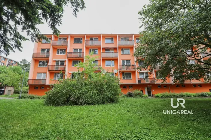 Prodej bytu 3+1, Brno - Komín, Řezáčova, 75 m2