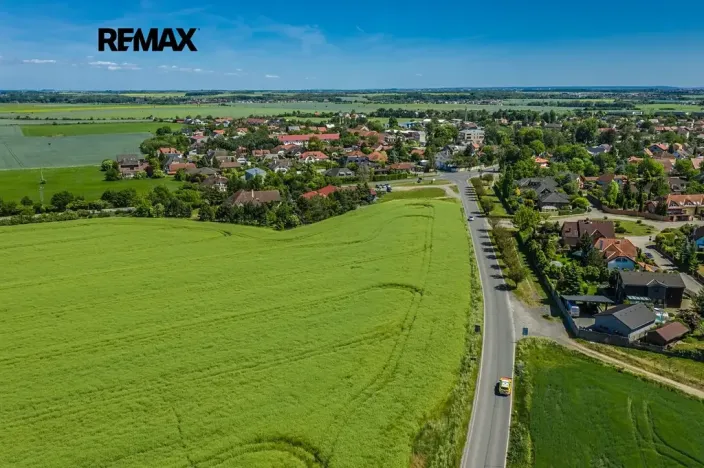 Prodej komerčního pozemku, Hovorčovice, 5254 m2