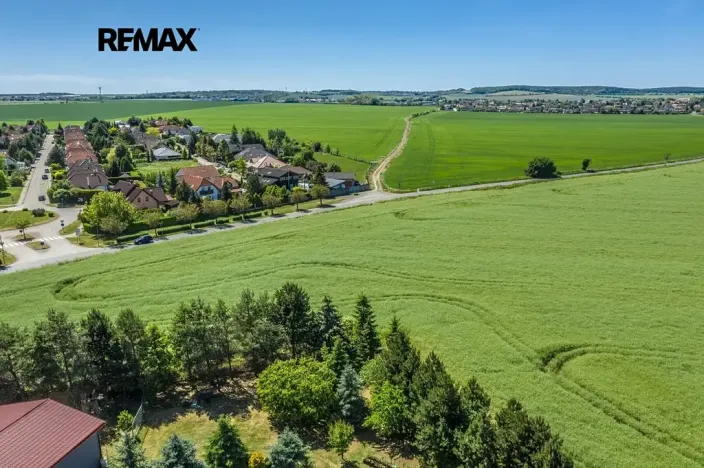 Prodej komerčního pozemku, Hovorčovice, 5254 m2