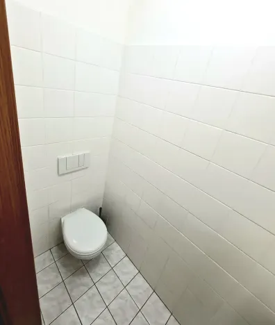 Pronájem komerční, Karlovy Vary, Varšavská, 40 m2