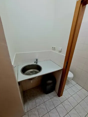 Pronájem komerční, Karlovy Vary, Varšavská, 40 m2