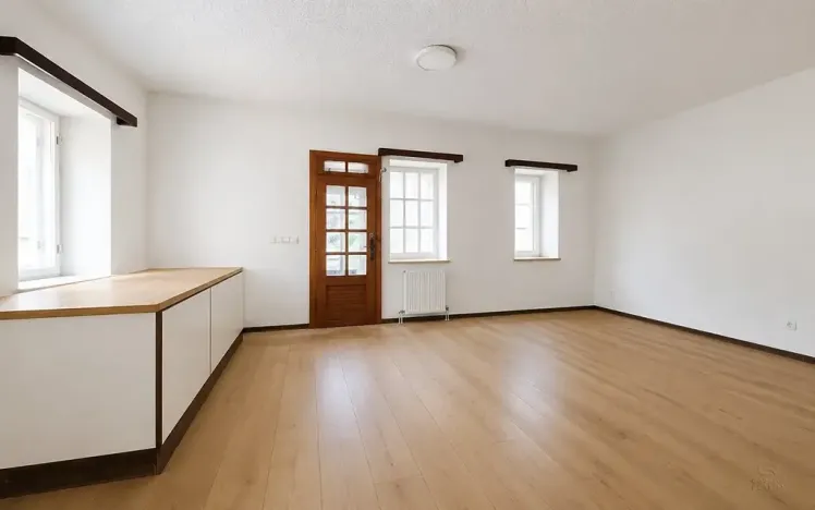 Prodej vícegeneračního domu, Velká Kraš, 350 m2