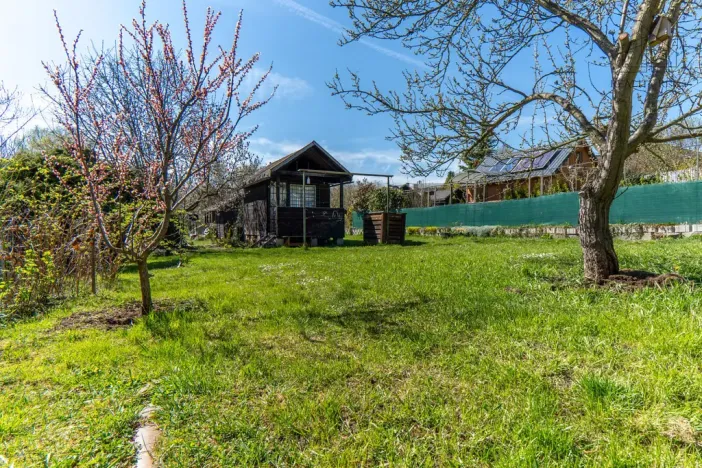 Prodej zahrady, Praha - Horní Počernice, Zábrodí, 297 m2