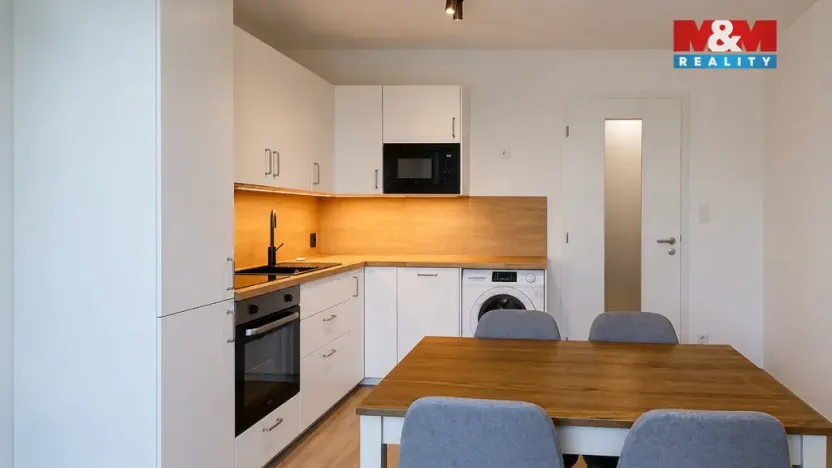 Pronájem bytu 2+kk, Praha - Hloubětín, Kardašovská, 39 m2