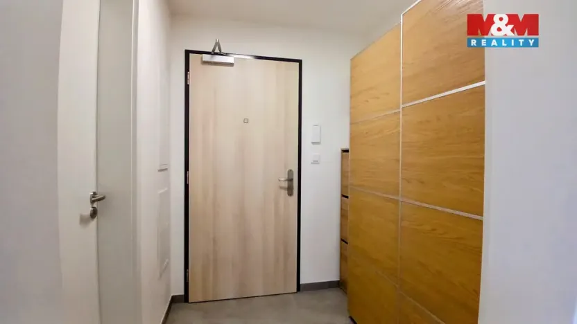 Pronájem bytu 2+kk, Praha - Hloubětín, Kardašovská, 39 m2
