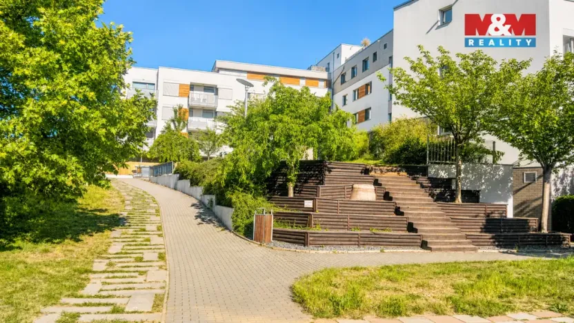 Pronájem bytu 2+kk, Praha - Hloubětín, Kardašovská, 39 m2